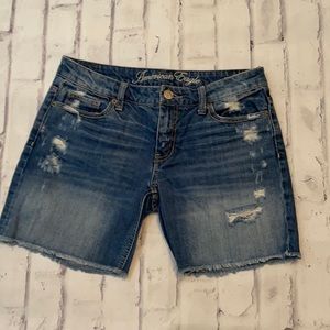 Women’s America Eagle Distressed Jean shorts sz 2